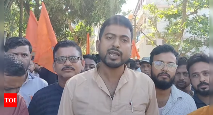 Right bodies and Hindu saints launch protest in Tripura against arrest of ISKCON leader in Bangladesh | Agartala News