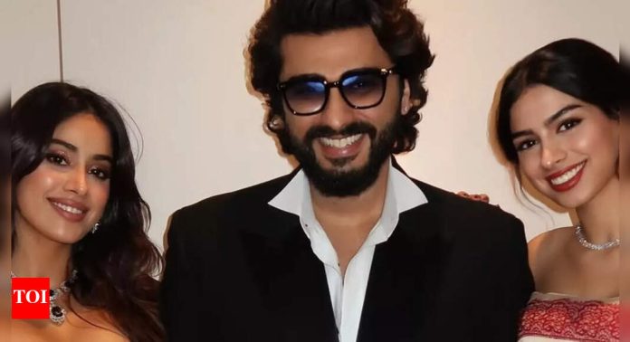 Janhvi Kapoor, Khushi Kapoor, and Arjun Kapoor's Christmas photoshoot sparks social media frenzy; Fans say 'It’s the Kylie, Rob, and Kendall Lite of Bollywood' | Hindi Movie News