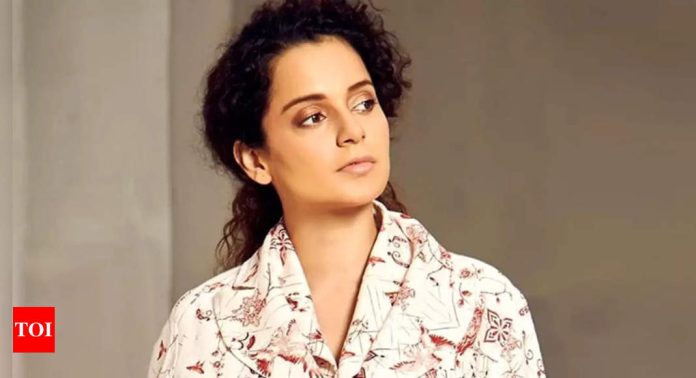 Kangana Ranaut visits Maa Pitambara Temple before 'Emergency' release, seeks blessings ahead of film's premiere | Hindi Movie News