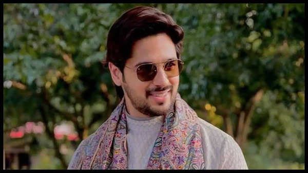Sidharth Malhotra (1)