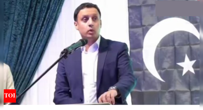 Watch: Scottish leader Anas Sarwar asks Pakistanis to 'take power', causes massive social media outrage