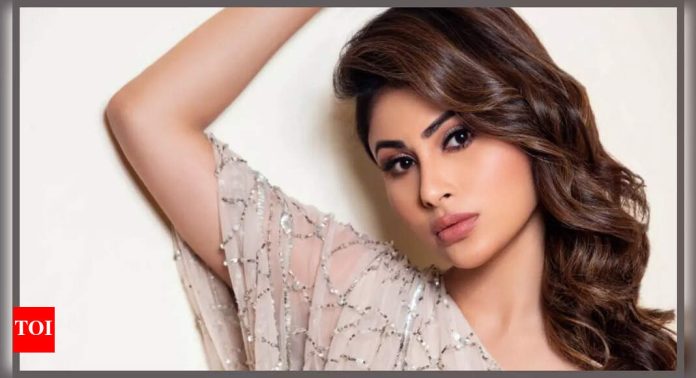 Mouni Roy recalls SCARY incident of a stranger breaking into her hotel room: 'Someone actually stole a key...' |
