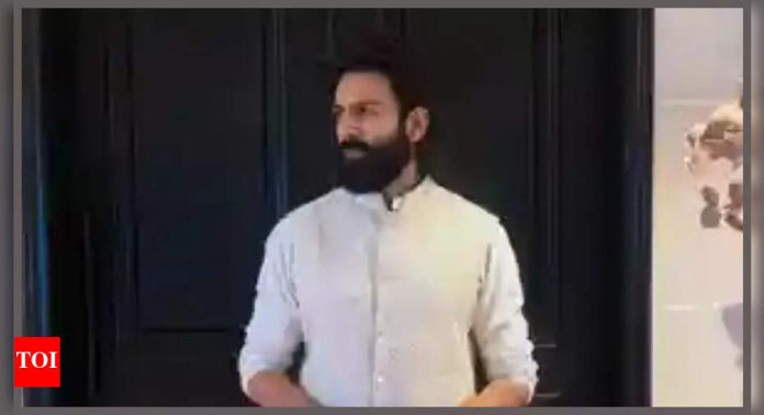 Kartik Aaryan nervously apologises to Prime Minister Narendra Modi during his speech: '... please forgive me' - WATCH video |