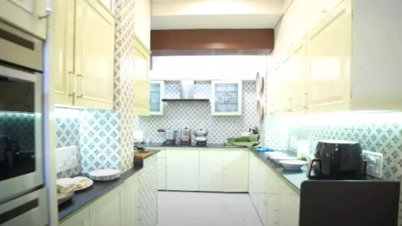 Boman Irani House Pics