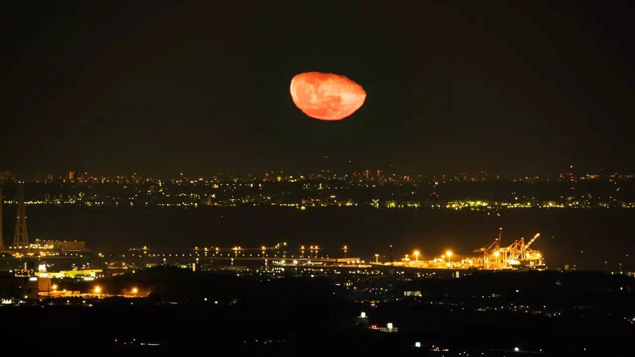 Understanding a total lunar eclipse or the ‘blood moon’