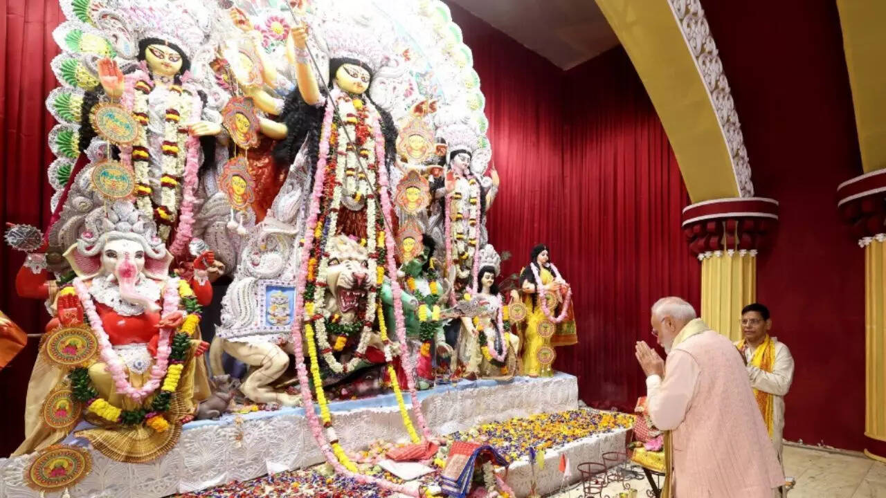 PM Modi visits CR Park