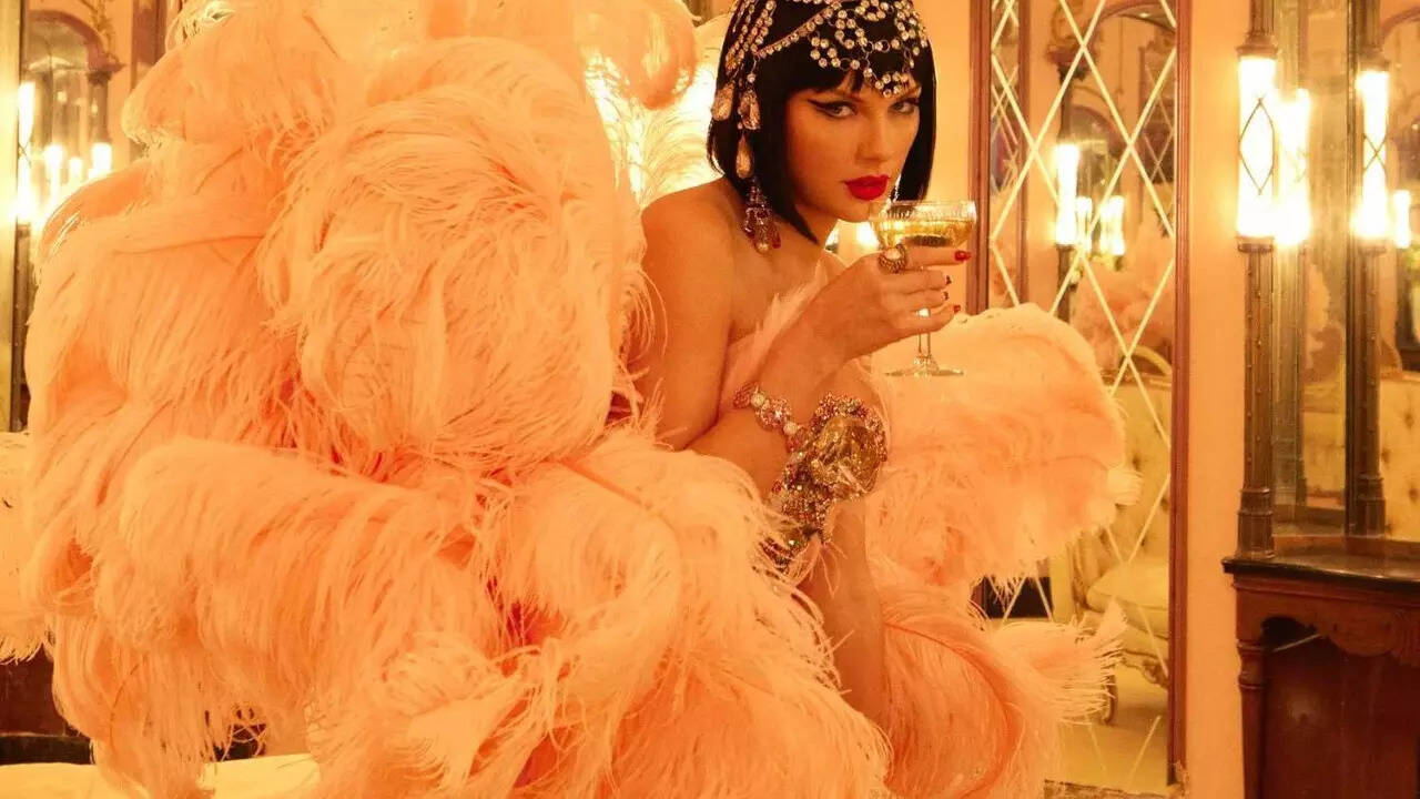 Taylor Swift (19)