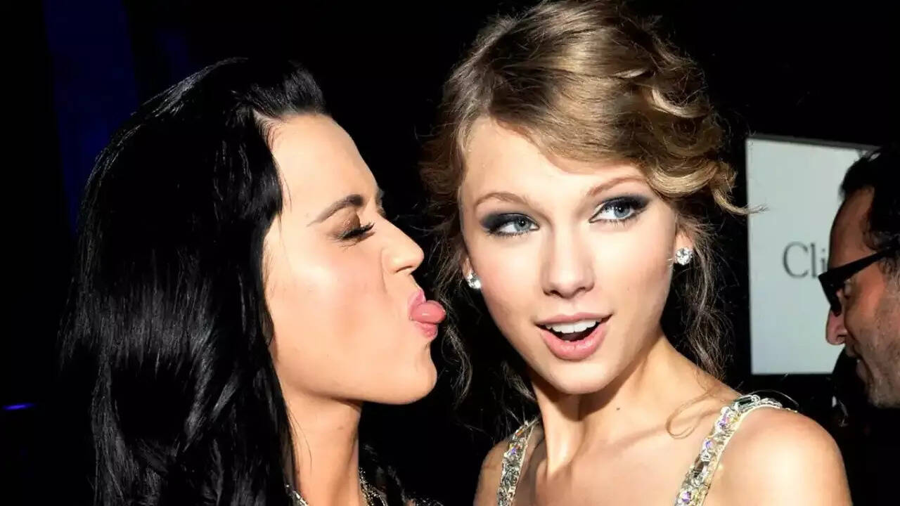 Taylor Swift (26)