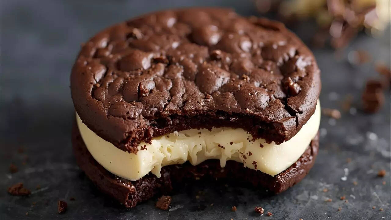 Why manufacturers avoid real milk in biscuit cream