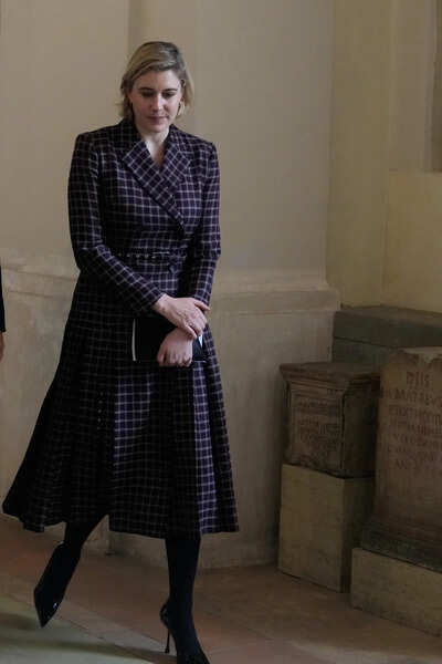 <p>Actress Greta Gerwig leaves at the end of an audience of Pope Leo XIV with actors and directors from the cinema, at the Vatican, Saturday, Nov. 15, 2025. (AP Photo/Gregorio Borgia)</p> Spike Lee, Cate Blanchett, Greta Gerwig join Pope Leo XIV to celebrate cinema; calls for Hollywood to include marginal voices