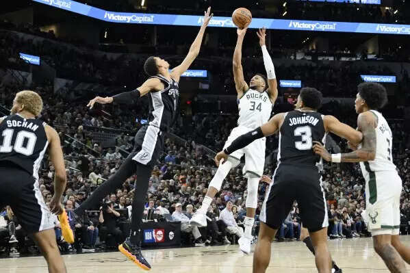 Milwaukee Bucks vs San Antonio Spurs