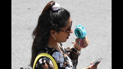 Warm spell grips Uttarakhand as mercury edges above normal