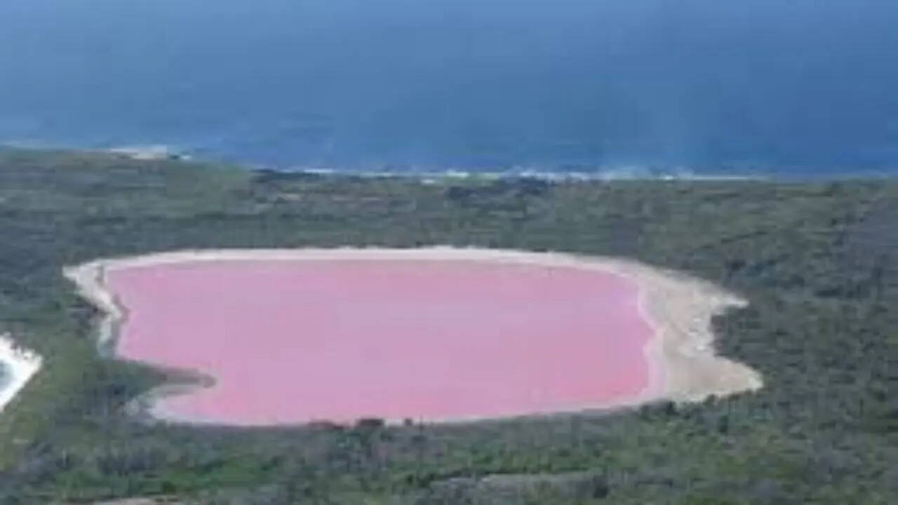 Lake Hillier, Australia