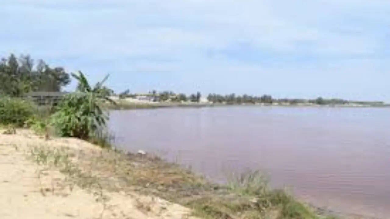 4. Retba Lake, Senegal